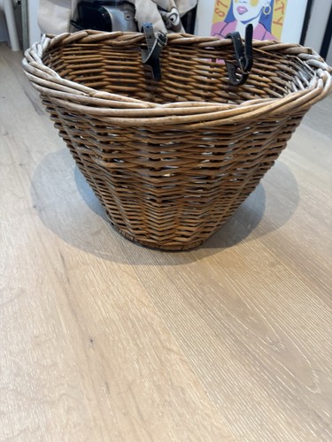 Vintage beige wicker front - vintage,